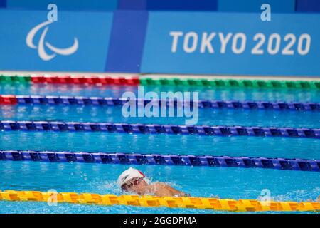 (210831) -- TOKYO, le 31 août 2021 (Xinhua) -- Jiang Yuyan de Chine participe à la finale féminine S7 libre de natation de 100m aux Jeux paralympiques de Tokyo de 2020 à Tokyo, au Japon, le 31 août 2021. (Xinhua/Zhu Wei) Banque D'Images