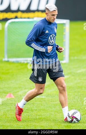 Stuttgart, Allemagne. 31 août 2021. Football, équipe nationale, entraînement, STADE GAZI: Nico Schlotterbeck en action. Crédit : Tom Weller/dpa/Alay Live News Banque D'Images