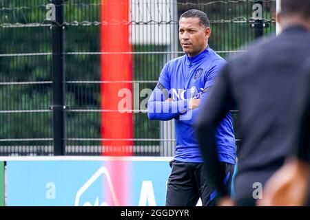 ZEIST, PAYS-BAS - AOÛT 31 : entraîneur adjoint Henk Fraser des pays-Bas pendant la session de formation aux pays-Bas au campus de KNVB le 31 août 2021 à Zeist, pays-Bas (photo de Jeroen Meuwsen/Orange Pictures) Banque D'Images