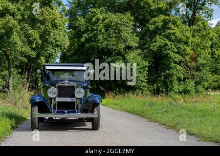 Oldtimer Chevrolet International série AC construit en 1929, 3 rapports, capacité de 3.180 ccm, 6 cylindres, 46 ch à 2400 tr/min, poids de 1100 kg, vue avant Banque D'Images