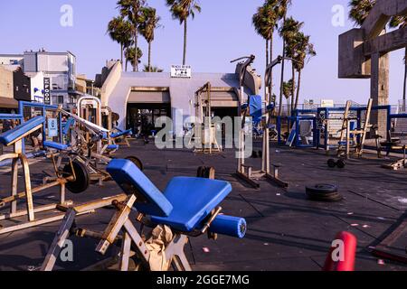 LOS ANGELES, ÉTATS-UNIS - 11 août 2018: Los Angeles, Californie, États-Unis - 11 août 2018: Muscle Beach, Venice Beach où le culturisme est né Banque D'Images