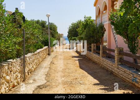 Construction de routes. Reconstruction de la route de district. Banque D'Images