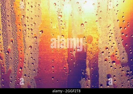 Condensation sur la bouteille de bière . Gouttes d'eau sur le verre . Boisson froide Banque D'Images