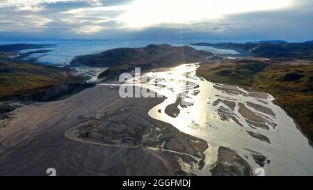 Vue aérienne du glacier Russell près de Kangerlussuaq au Groenland, qui est en train de fondre en raison du réchauffement de la planète le recul du changement climatique rétrécit Banque D'Images