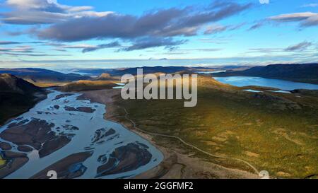 Vue aérienne du glacier Russell près de Kangerlussuaq au Groenland, qui est en train de fondre en raison du réchauffement de la planète le recul du changement climatique rétrécit Banque D'Images