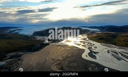 Vue aérienne du glacier Russell près de Kangerlussuaq au Groenland, qui est en train de fondre en raison du réchauffement de la planète le recul du changement climatique rétrécit Banque D'Images