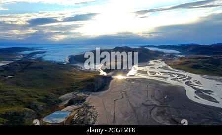 Vue aérienne du glacier Russell près de Kangerlussuaq au Groenland, qui est en train de fondre en raison du réchauffement de la planète le recul du changement climatique rétrécit Banque D'Images