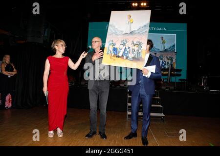 Andrea Ballschuh, Künstler Rolf Tiemann und Lenn Kudrjawizki BEI der 4. Windflüchter Charity Gala zu Gunsten der Stiftung ‚Betroffen» im Störtebeker Banque D'Images