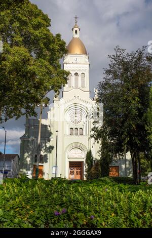 Immaculée conception Paroisse au parc principal de Cajicá, Cundinamarca, Colombie. Banque D'Images