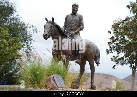 La statue équestre « le long de la piste » à la bibliothèque présidentielle Ronald Reagan, le mercredi 18 août 2021, dans la vallée de Simi, Caif. Banque D'Images