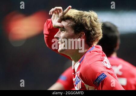 Photo du dossier datée du 5 avril 2018, Antoine Griezmann, de l'Atletico de Madrid, célèbre son but lors des quarts de finale de l'Europa League, 1ère partie. Les champions de la Liga Atletico Madrid ont signé à nouveau Antoine Griezmann de Barcelone pour un prêt d'un an. Atletico paiera le salaire du joueur et il y a une clause obligatoire pour rendre le transfert permanent. Photo de Acero/Alterphotos/ABACAPRESS.COM Banque D'Images