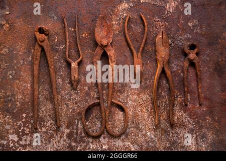 Accessoires anciens utilisés par les artisans au siècle dernier Banque D'Images