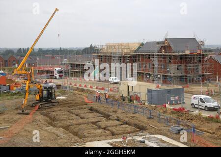 Construction d'un grand développement de logements à Milton Keynes.Construction traditionnelle en briques. Banque D'Images