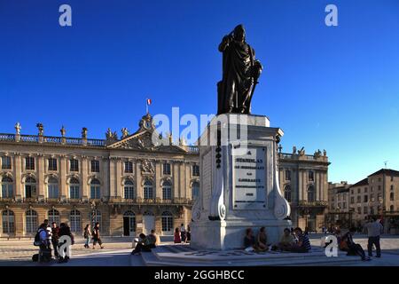 FRANCE, MEURTHE-ET-MOSELLE (54) NANCY, STANISLAS STATUE SUR LA PLACE STANISLAS (PATRIMOINE MONDIAL DE L'UNESCO). LA PLACE STANISLAS ÉTAIT L'ANCIENNE PLACE ROYALE Banque D'Images