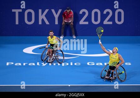 Dylan Alcott (à droite) et Heath Davidson d'Australie affrontent Sam Schroder et Niels Vink des pays-Bas dans le cadre du match de la médaille d'or du Quad de tennis en fauteuil roulant au parc de tennis Ariake au cours du huitième jour des Jeux paralympiques de Tokyo de 2020 au Japon. Date de la photo: Mercredi 1er septembre 2021. Banque D'Images