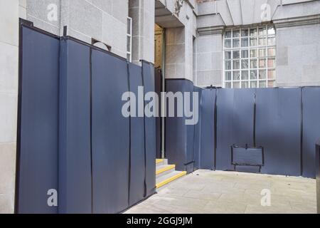 Londres, Royaume-Uni. 1er septembre 2021. Le Département de l'environnement, de l'alimentation et des affaires rurales (Defra) a couvert leur entrée et une partie du bâtiment avec du matériel protecteur, craignant des manifestations et des réactions après le meurtre de Geronimo l'alpaga. (Crédit : Vuk Valcic / Alamy Live News) Banque D'Images