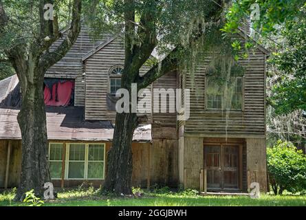 Ancienne maison de cadre en bois le long de l'autoroute 27 près de ft. Blanc, Floride., est en disréparation... Banque D'Images