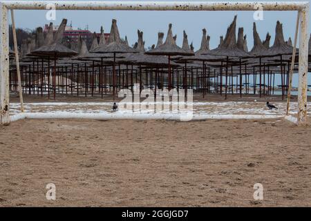 Moody Cold day à la plage de Mangalia située sur la côte de la mer Noire dans le comté de Constanta, Roumanie. Banque D'Images