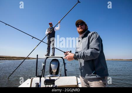 Pêche au Redfish à l'Isle of Palms, Caroline du Sud. Banque D'Images