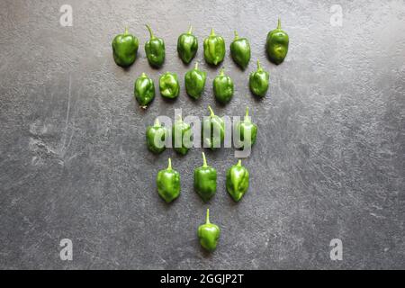Habanero Chilis en ardoise Banque D'Images