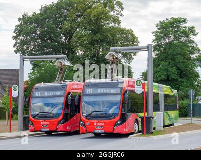 Station de charge pour les bus électriques, Osnabrück, Osnabrücker Land, Basse-Saxe, Allemagne Banque D'Images