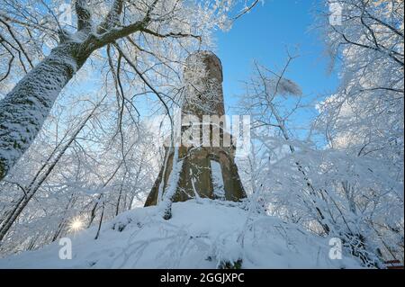 Tour d'observation, neige, matin, hiver, Waldbrunn, Katzenbuckel, Odenwald, Bade-Wurtemberg, Allemagne Banque D'Images