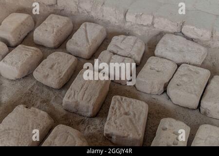 Briques d'Adobe sur le site archéologique Huaca del sol y de la Luna (Temple du Soleil et de la Lune) à Trujillo, Pérou. Le site a été construit à la période Moche. Banque D'Images