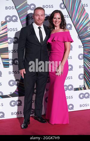 Sir Chris Hoy et Sarra Kemp arrivent aux GQ Men of the Year Awards au Tate Modern de Londres. Date de la photo: Mercredi 1er septembre 2021. Banque D'Images