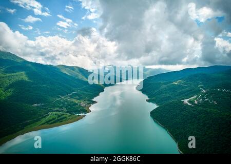 Le réservoir de Zhinvali dans le district de Dusheti Banque D'Images