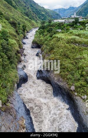 Rivière Pastaza en Équateur Banque D'Images