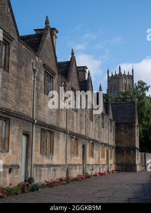 Camden Almshres. Rangée d'almshres en pierre historiques dans Church Street, près de l'église St James dans la ville de Chipping Campden, Royaume-Uni. Banque D'Images