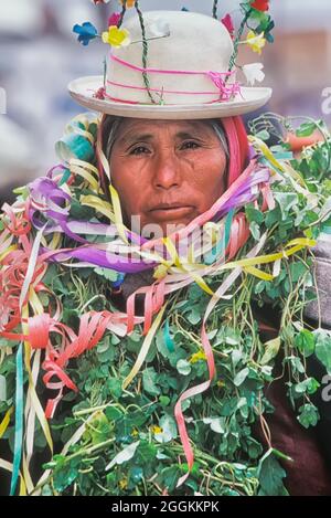 Femme portant des costumes de carnaval, le Carnaval d'Oruro, Oruro, Bolivie, Amérique du Sud Banque D'Images