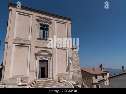 L'église de San Bartolomeo Apostolo (1654), reconstruite au XXe siècle après la destruction des guerres mondiales. D'intérêt particulier est le Banque D'Images