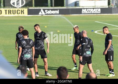 Fortaleza, Brésil. 1er septembre 2021. L'équipe Ceará SC s'est formée au stade Ceará SC "Poramgabuçu" mercredi après-midi (1). L'équipe se prépare à affronter Grêmio, le match sera valable pour le 20ème tour du Championnat brésilien, qui aura lieu à l'Arena do Grêmio à Porto Alegre -RS le 12ème. Crédit: SPP Sport presse photo. /Alamy Live News Banque D'Images