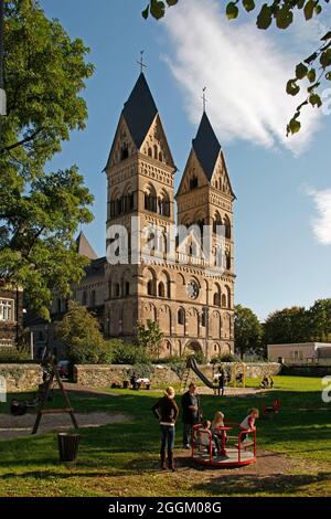 Eglise paroissiale catholique Maria Himmelfahrt (Eglise notre-Dame, Mariendom), Andernach am Rhein, Rhénanie-Palatinat, Allemagne Banque D'Images