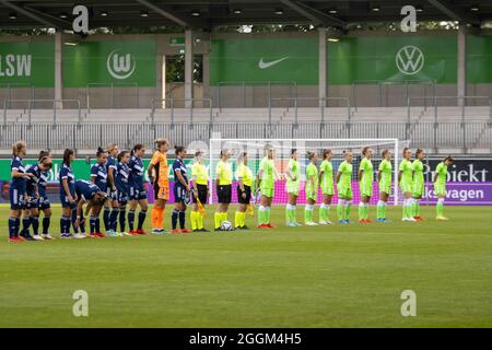 Wolfsburg, Allemagne. 1er septembre 2021. Avant le match de l’UEFA Women’s Champions League entre VfL Wolfsburg et Girondins de Bordeaux à AOK-Stadion le 01 septembre 2021 à Wolfsburg, Allemagne crédit: SPP Sport Press photo. /Alamy Live News Banque D'Images