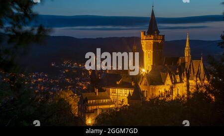 Allemagne, Saxe-Anhalt, Wernigerode, vue sur le château de Wernigerode, Harz. Banque D'Images