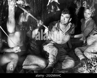 John Bromfield, Beverly Garland, sur le tournage du film, 'Curucu, Bête de l'Amazone', Universal Pictures, 1956 Banque D'Images