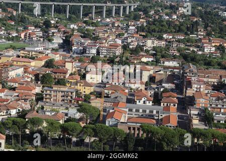 Vue panoramique sur la ville de Sora dans la province de Frosinone, Italie Banque D'Images