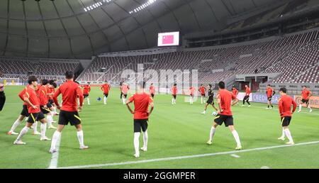 (210902) -- DOHA, le 2 septembre 2021 (Xinhua) -- les joueurs de Chine assistent à une séance de formation avant le match avec l'Australie au dernier tour des qualifications asiatiques de la coupe du monde FIFA 2022 à Doha, Qatar, Spet. 1, 2021. (Photo par Nikku/Xinhua) Banque D'Images