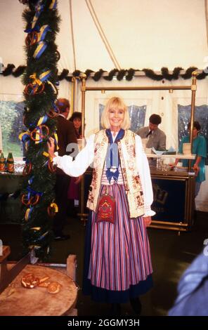 Mirja Sachs auf dem 60. Geburtstag von Henriette von Bohlen und Halbach in Kitzbühel, Österreich 1993. Mirja Sachs au 60ème anniversaire de Henriette von Bohlen und Halbach à Kitzbuehel, Autriche 1993. Banque D'Images