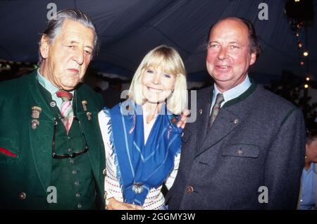 Mirja Sachs auf dem 60. Geburtstag von Henriette von Bohlen und Halbach in Kitzbühel, Österreich 1993. Mirja Sachs au 60ème anniversaire de Henriette von Bohlen und Halbach à Kitzbuehel, Autriche 1993. Banque D'Images