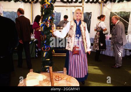 Mirja Sachs auf dem 60. Geburtstag von Henriette von Bohlen und Halbach in Kitzbühel, Österreich 1993. Mirja Sachs au 60ème anniversaire de Henriette von Bohlen und Halbach à Kitzbuehel, Autriche 1993. Banque D'Images