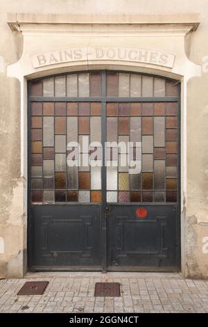 Les douches municipales de Belleville sur Saone, également appelées bain-douches en français, sont un service d'hygiène publique dans les municipalités françaises Banque D'Images