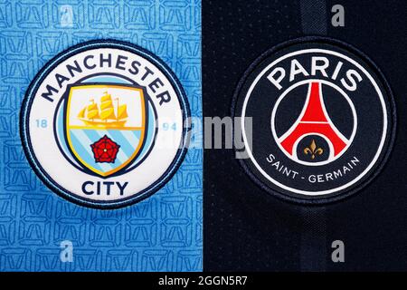 Gros plan sur l'écusson du PSG et du club Man City. Banque D'Images