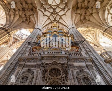 Salamanque, Espagne - 8 septembre 2017 : orgue de la vieille cathédrale de Salamanque, Communauté de Castille et León, Espagne. Ville déclarée site du patrimoine mondial Banque D'Images