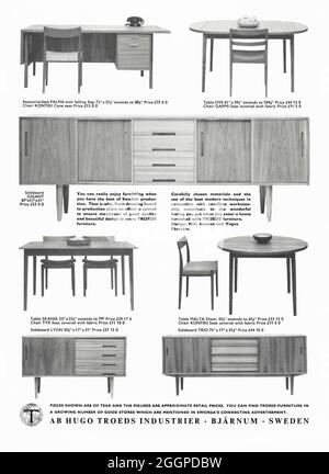 Une publicité des années 1960 pour l'élégant mobilier de milieu de siècle entreprise suédoise Troeds. La publicité est apparue dans un magazine publié au Royaume-Uni en octobre 1962. Salle à manger et mobilier de bureau en teck. Troeds a été fondée en 1934 par Svea et Hugo Troedsson. Leur mobilier du milieu du siècle était très populaire en Grande-Bretagne dans les années 1960. Troeds a utilisé le talentueux designer danois Nils Jonsson et le designer suédois Yngve Ekström. Les deux designers sont mentionnés dans cette publicité – graphiques vintage des années 1960. Banque D'Images