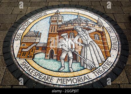 Mosaic in Station Approach, Stratford-upon-Avon, Warwickshire, Angleterre, Royaume-Uni Banque D'Images