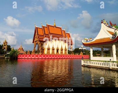 Bâtiment du temple Wat Plai Laem sur l'île Sami en Thaïlande. Samui , Tailand - 02.10.2017 Banque D'Images