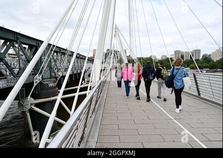 2 sept 2021 : le pont du Jubilé d'or vu de la Banque du Sud à Londres un jour terne. Banque D'Images